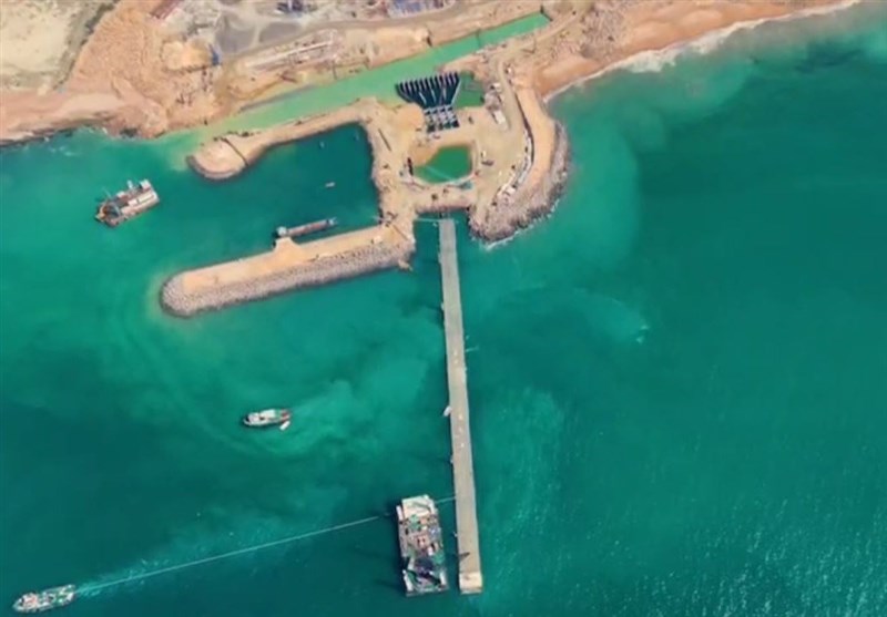 نصب بزرگ‌ترین سازه آبگیر و آبگذر دریایی جهان‌ در چابهار + فیلم